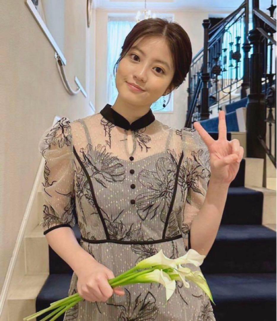 Leja 配色パピングプチハイネック花柄刺繍ラメレースロング丈ドレス