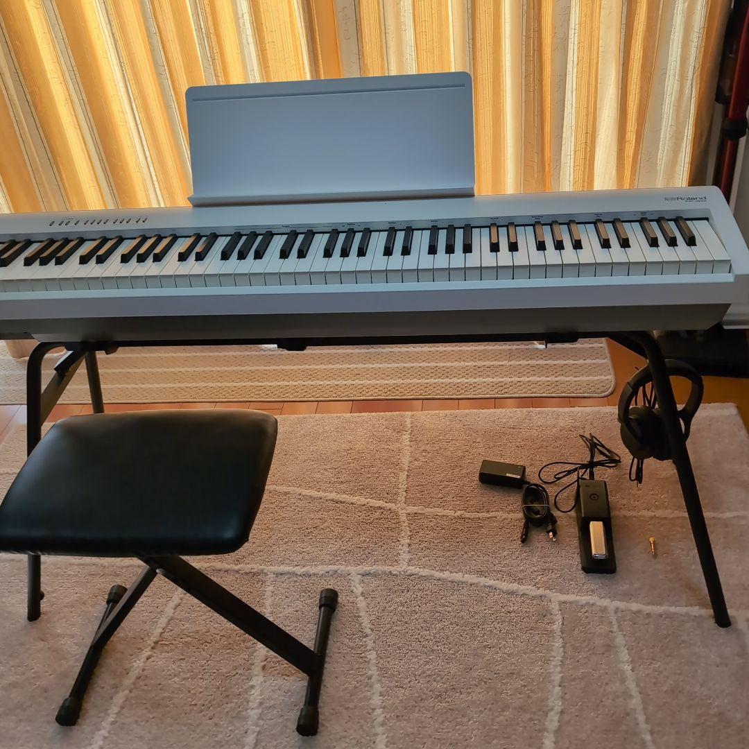 Roland FP-30X ホワイト 88鍵 電子ピアノ もろもろ付属品付き Roland ローランド 電子ピアノ FP-30X-WH ホワイト 88鍵盤 ピアノ