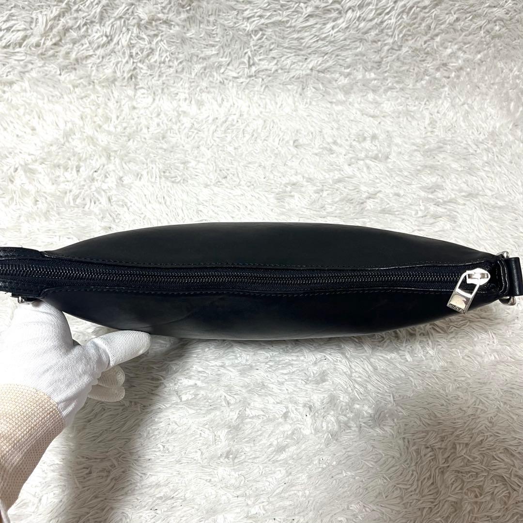 HIROFU ヒロフ ショルダーバッグ オールレザー ブラック 黒 型押しロゴ