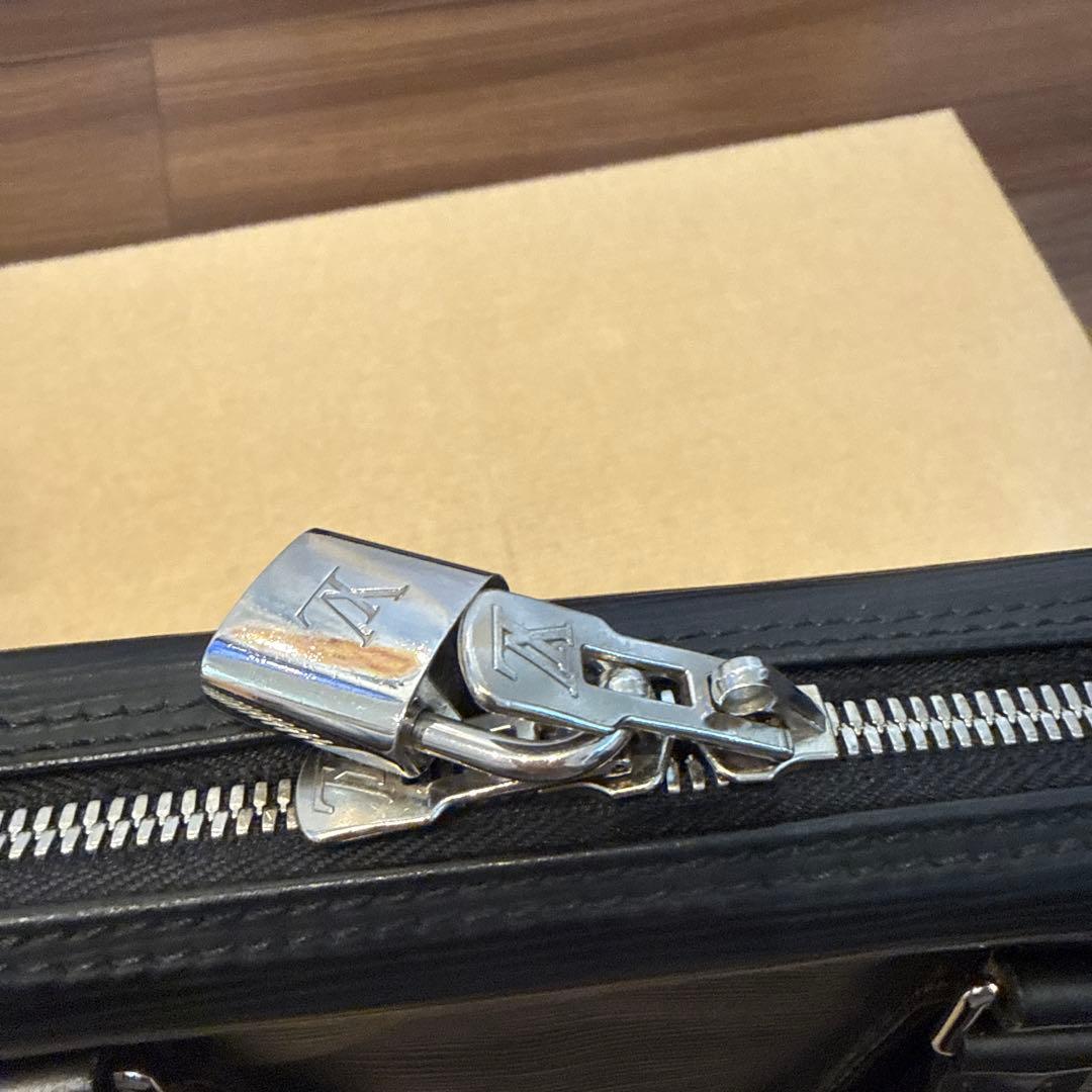 ルイヴィトン⭐️美品エピ黒 レザー ビジネスバッグ