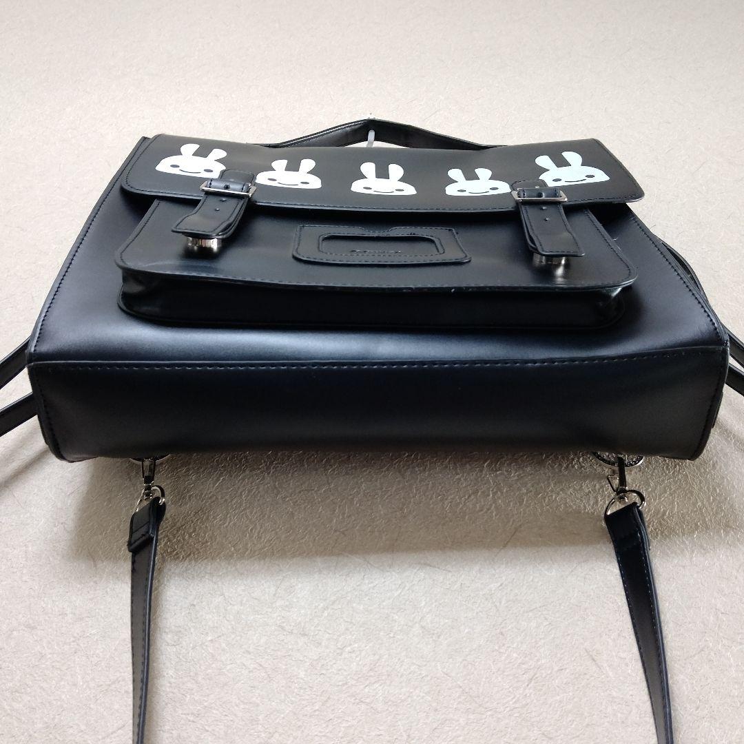 CUNE 合皮の四角いフラップバッグS 3way うさぎ BLACK キュ―ン