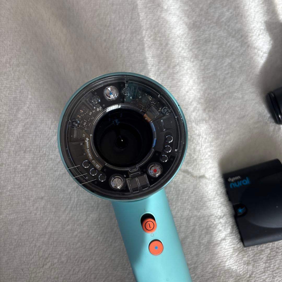 Dyson ダイソン　使用1回のみ　ドライヤー