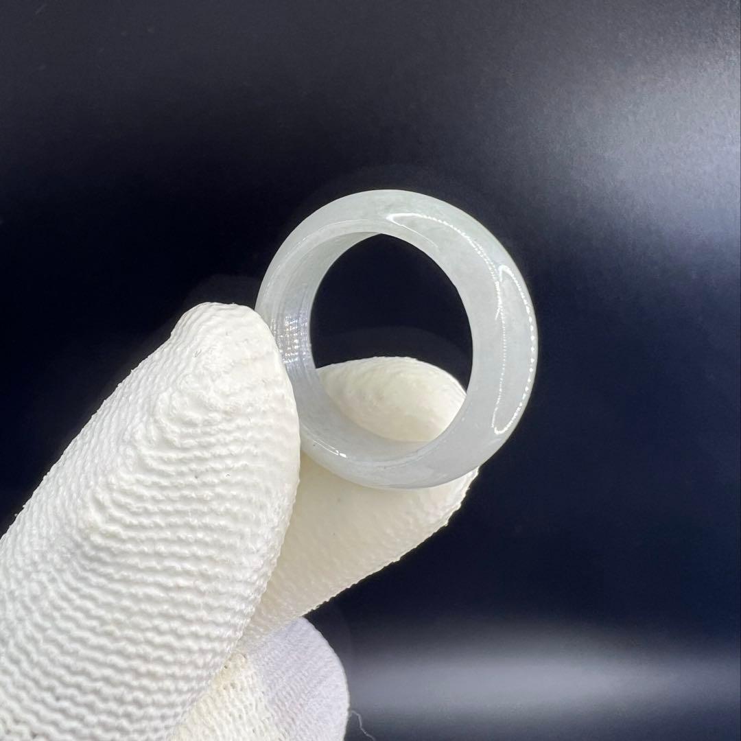 新品 ミャンマー産天然Aランク翡翠ののくり抜きリンググリーンホワイト