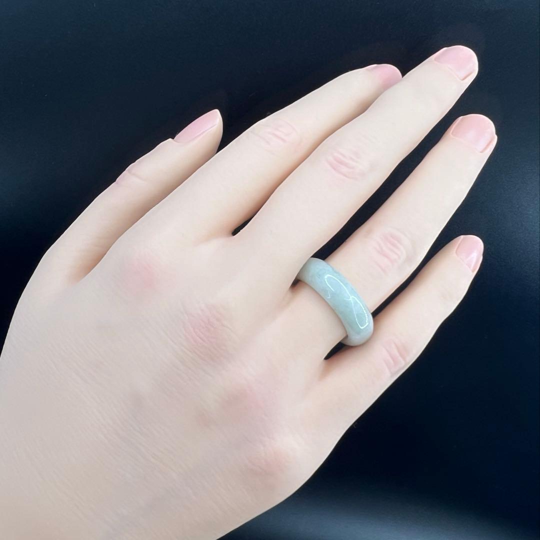 新品 ミャンマー産天然Aランク翡翠ののくり抜きリンググリーンホワイト