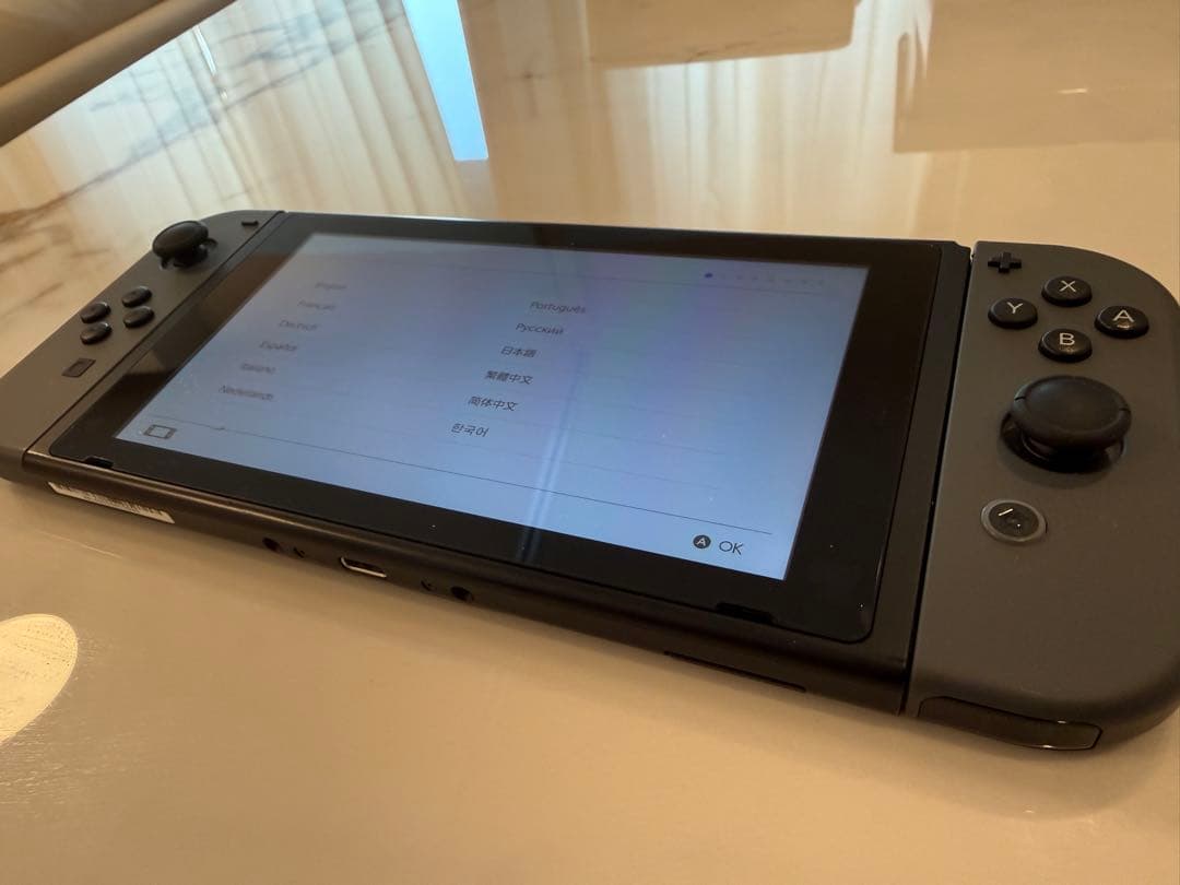 (ポーチ,画面フィルムつき)Nintendo switch本体