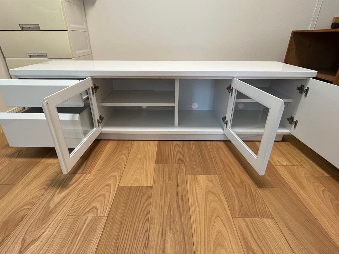 テレビ台・テレビボード(ホワイト) 引き出しとガラス扉付きの通販はau