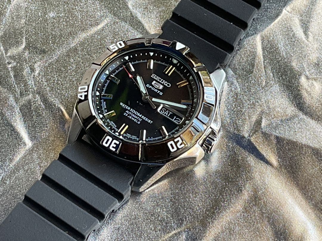 ★カッコイイバージョン❣️SEIKO５sports automatic23石稼働❣️