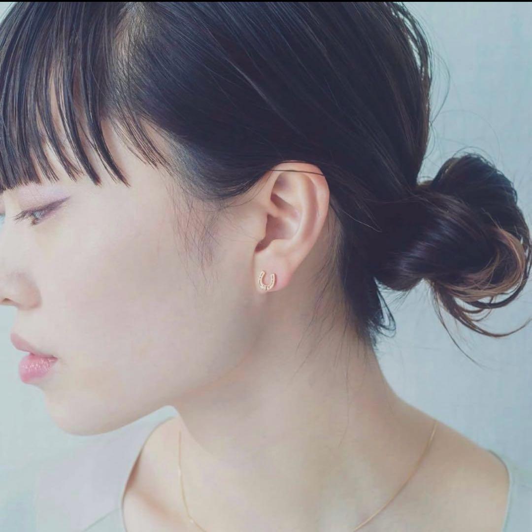 ete ホースシューゴールドピアス ダイヤモンド 両耳 馬蹄 - メルカリ