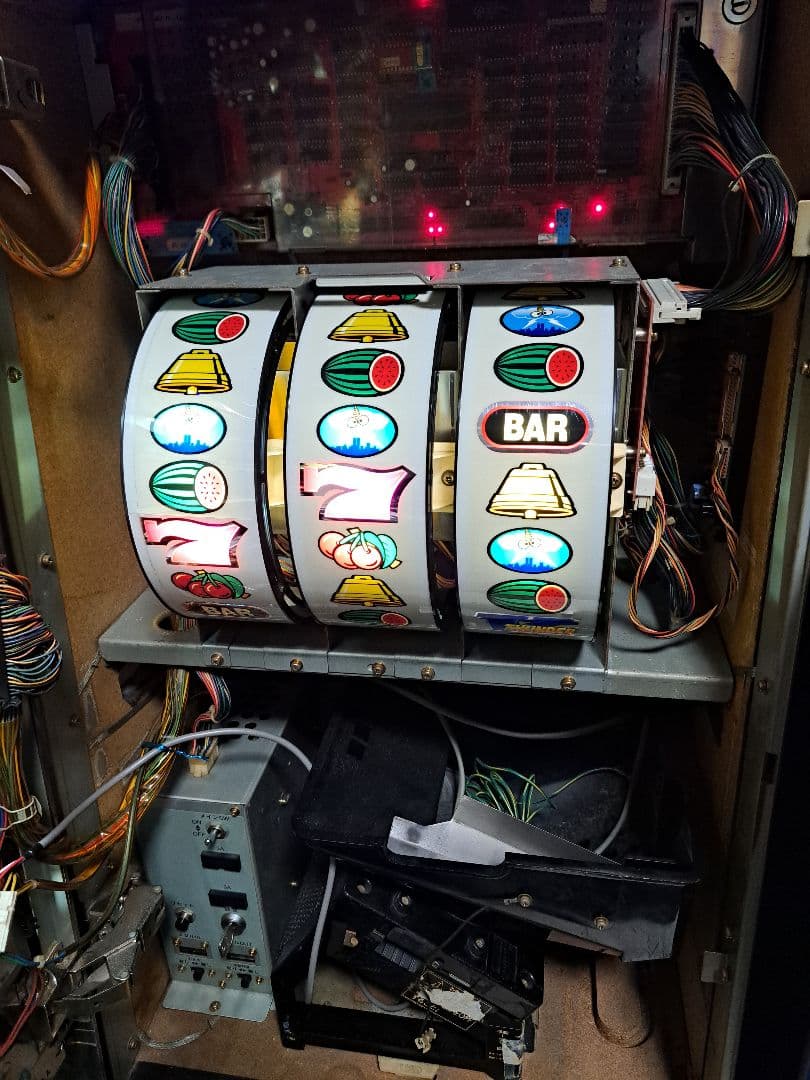 サンダーv 実機 4号機 led仕様 スロット 実機 コイン不要機 パチスロ