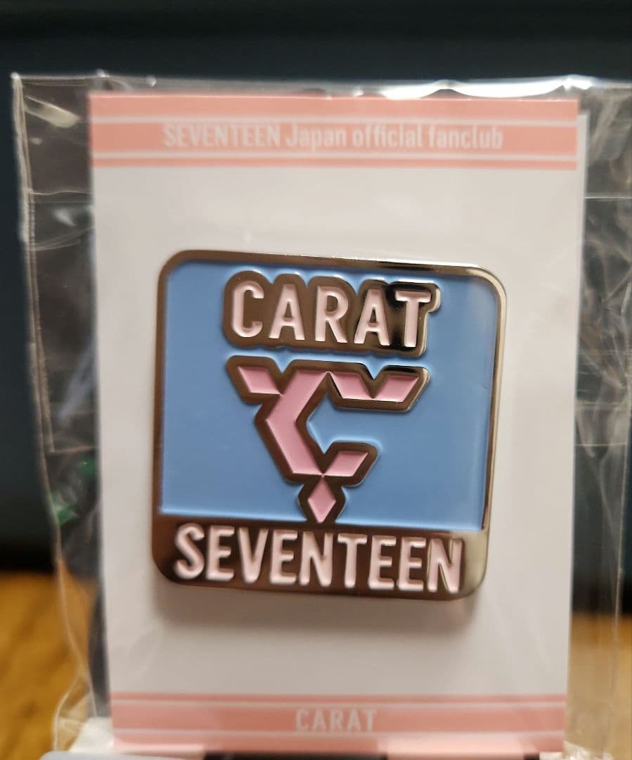 SEVENTEEN CARAT ピンバッジ - メルカリ