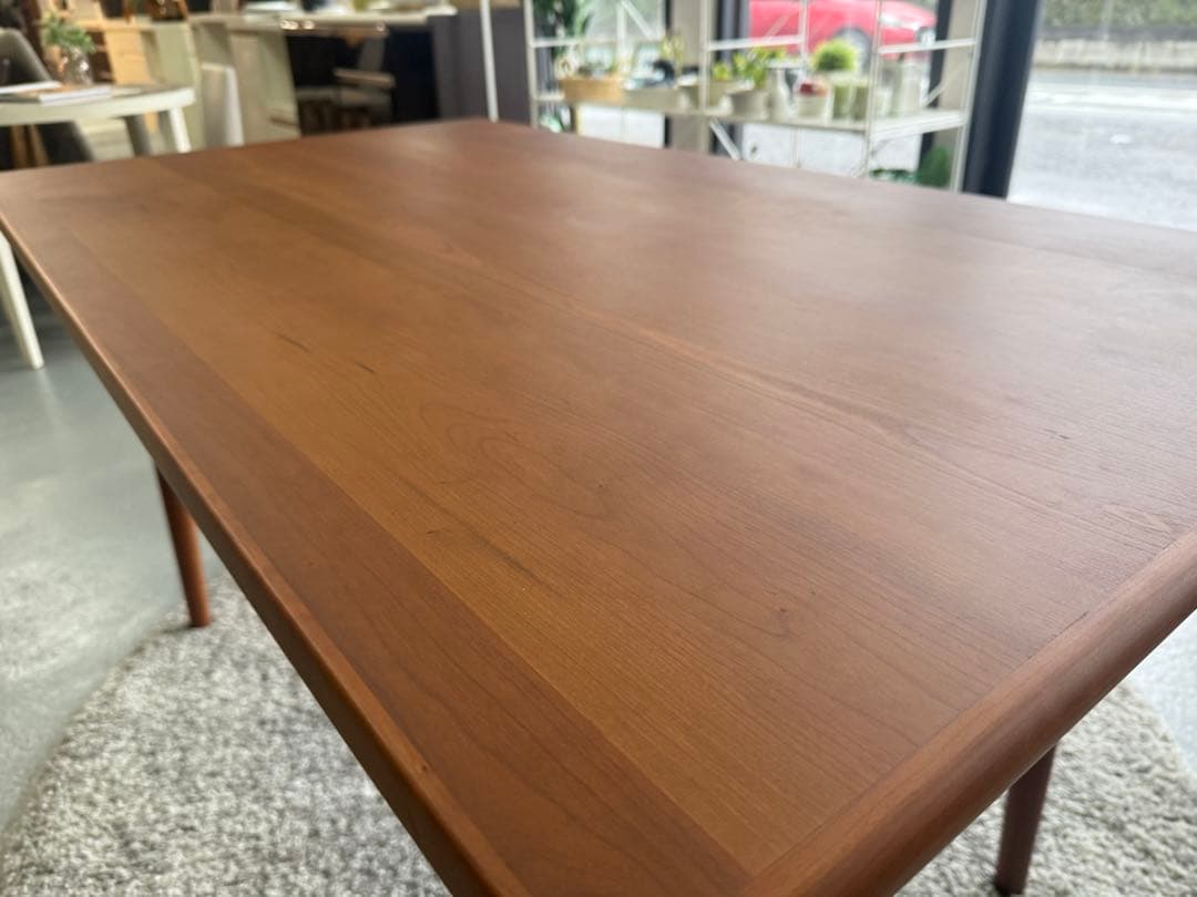 ACTUS Blooming ダイニングテーブル　チェリー