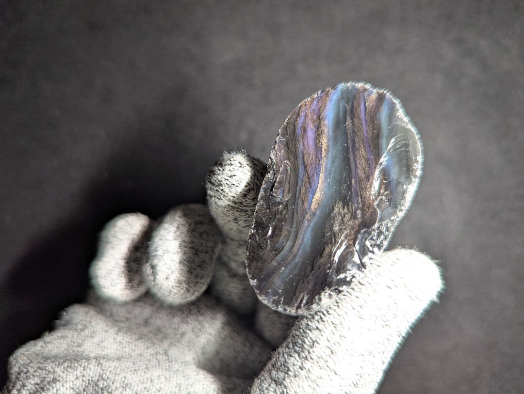 原石】十勝石玲瓏 北海道産レインボーオブシディアン 十勝石 玲瓏石 黒曜石