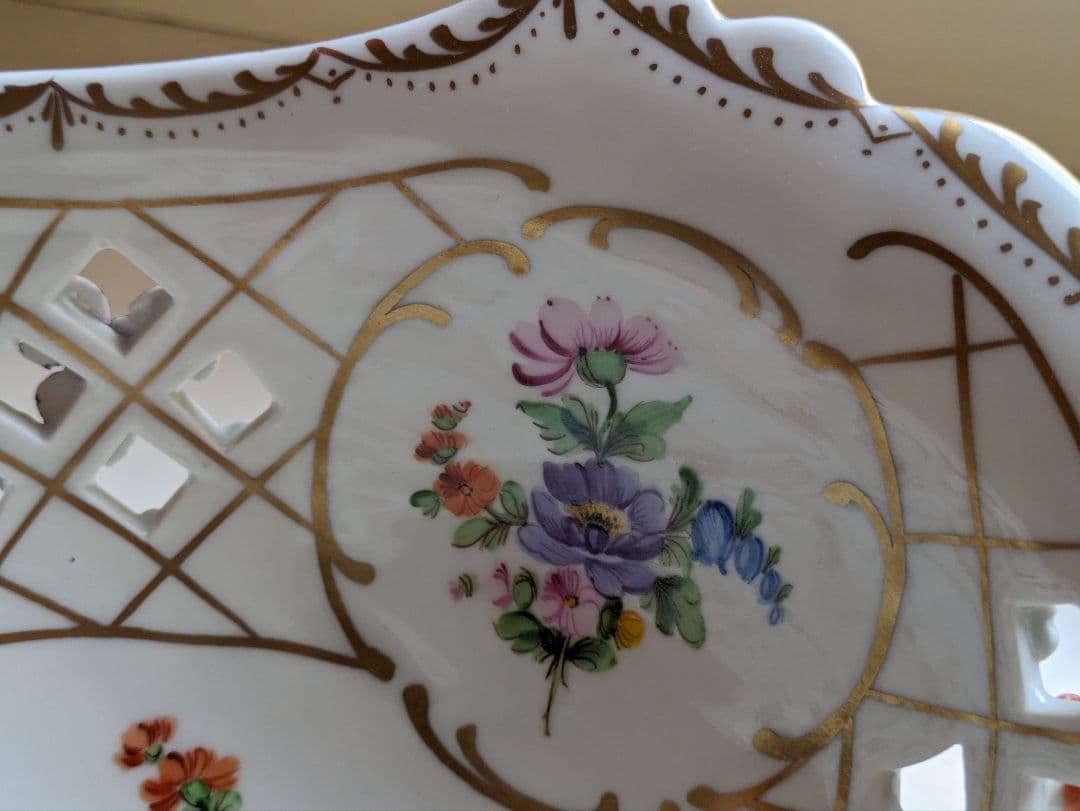 ドレスデン バスケット　花柄 透かし模様 猫足 ボウル　磁器