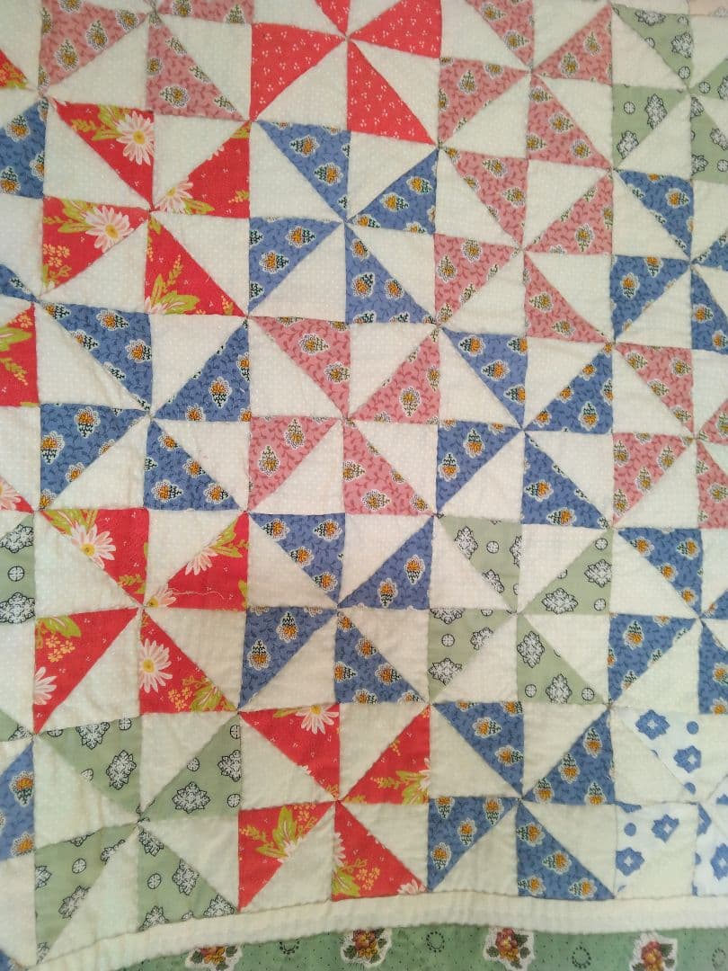 もちまるパッチワークタペストリー