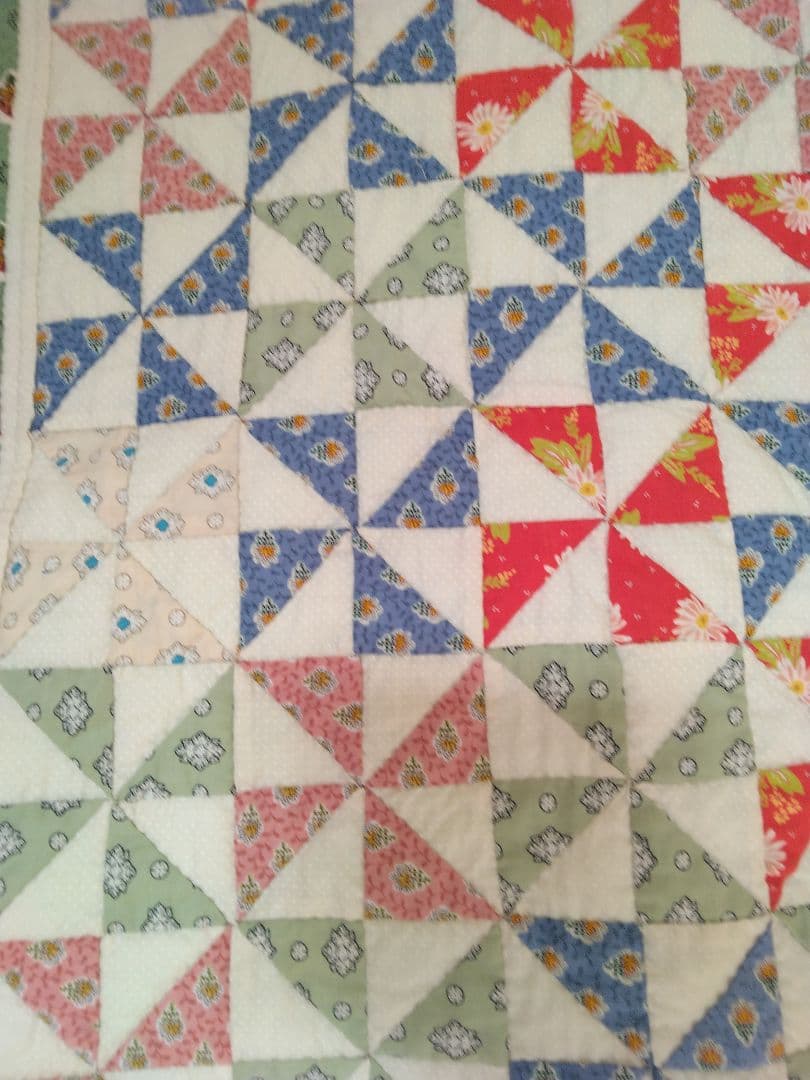 もちまるパッチワークタペストリー