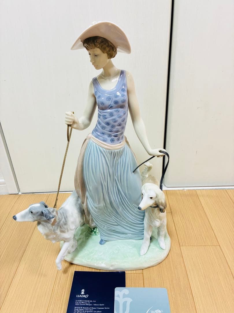 極美品】リヤドロ LLADRO 優雅な散歩のひとときフィギュリン 5802