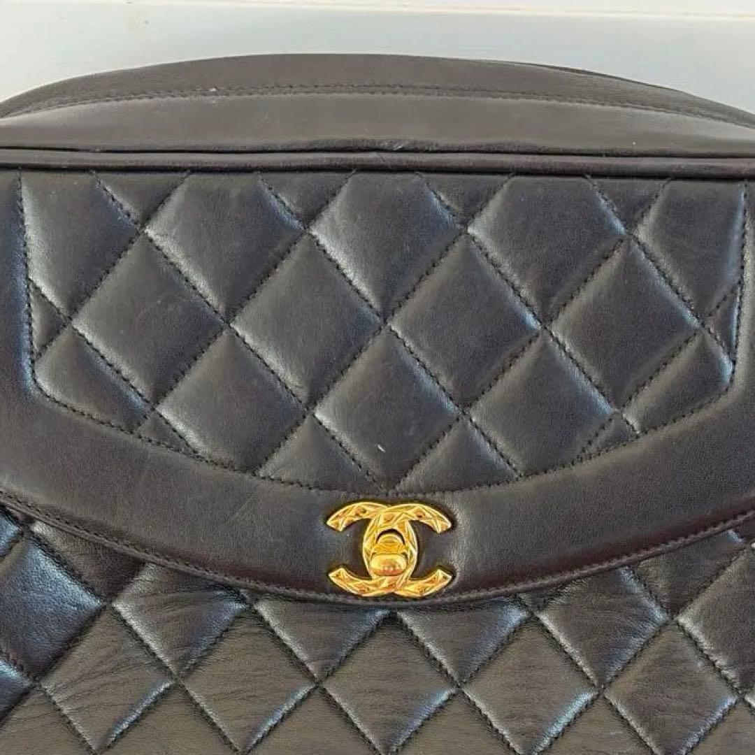 Chanel 黒 キルティング ショルダーバッグ　シャネル マトラッセ