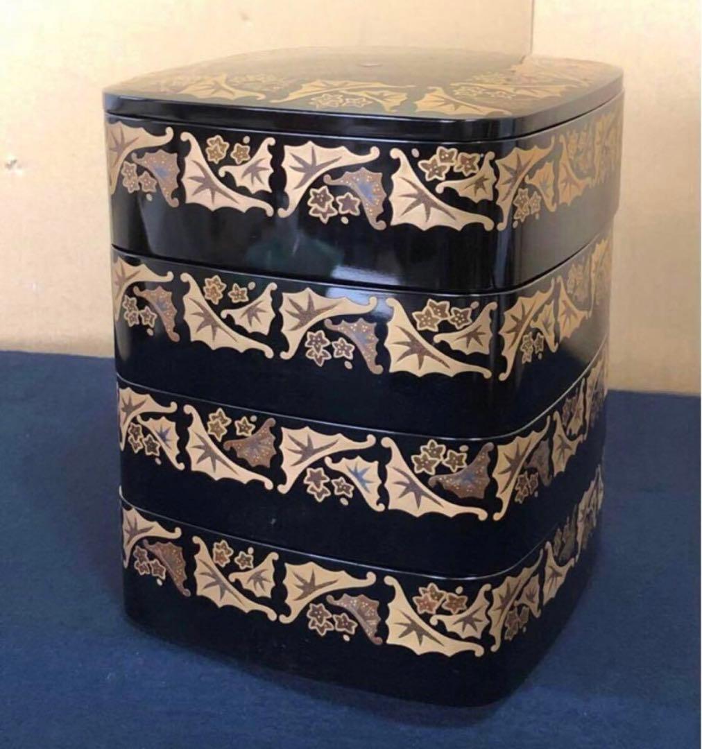 《レ》黒内銀梨地 蒔絵四段重 替蓋付 木製漆器 木箱　251113え1