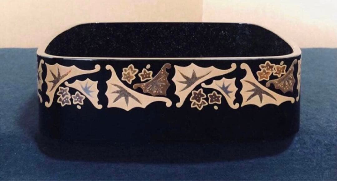 《レ》黒内銀梨地 蒔絵四段重 替蓋付 木製漆器 木箱　251113え1