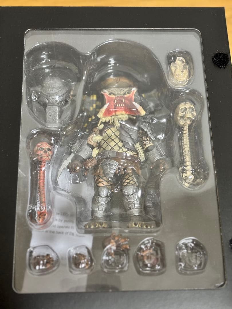 hottoys ハイブリッドメタルフィギュレーション　プレデター　4種類