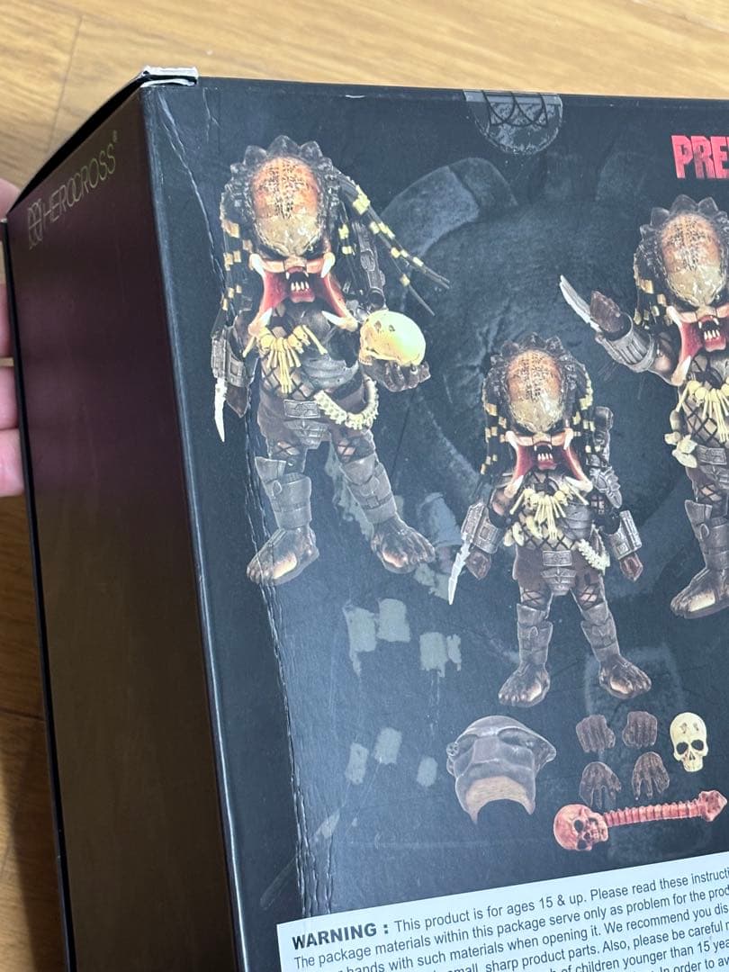 hottoys ハイブリッドメタルフィギュレーション　プレデター　4種類