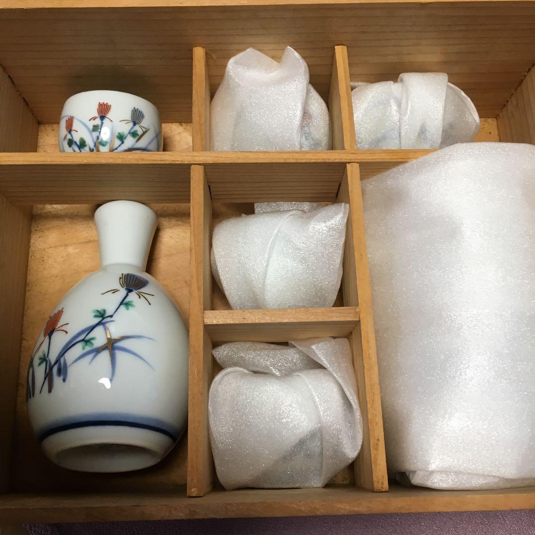 0524　有田焼 鶴松窯 酒器揃 徳利×2、お猪口×5 化粧箱付き