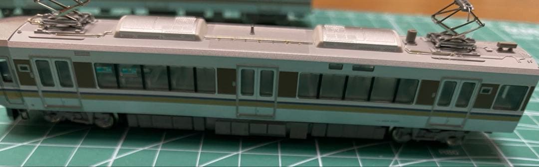 223系5500番台タイプ　Nゲージ加工品　TOMIXベース　動力付、室内灯入