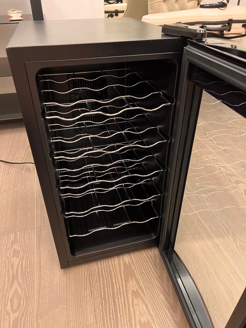 ワインセラー 最大18本収納 ペルチュ式