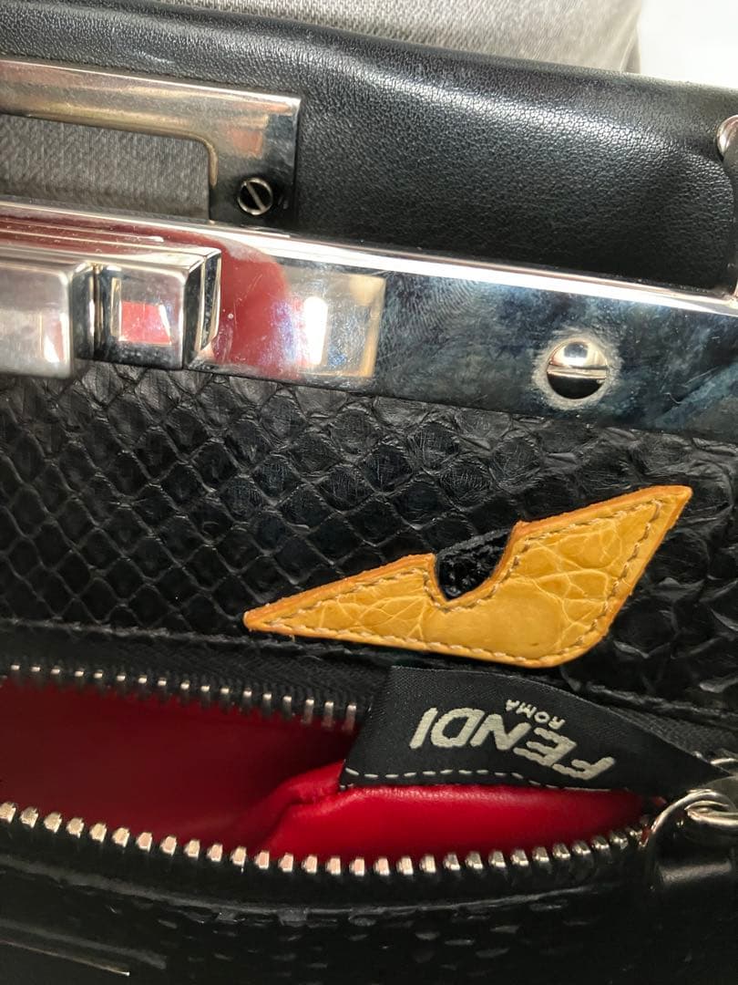 FENDI ピーカブー レギュラー ブラック　ショルダーバッグ