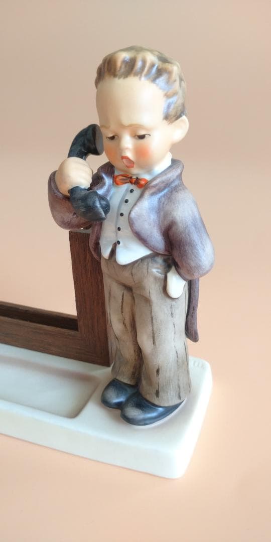 お値引き ビンテージ フンメル人形 万年カレンダー 電話をかける少年