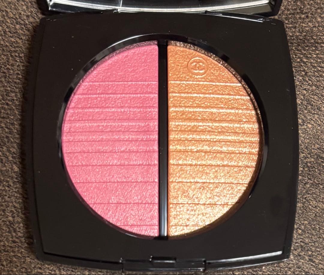 レ ベージュ ヘルシー ゴールデン グロウ パウダー　エクラ ドゥ ソワール