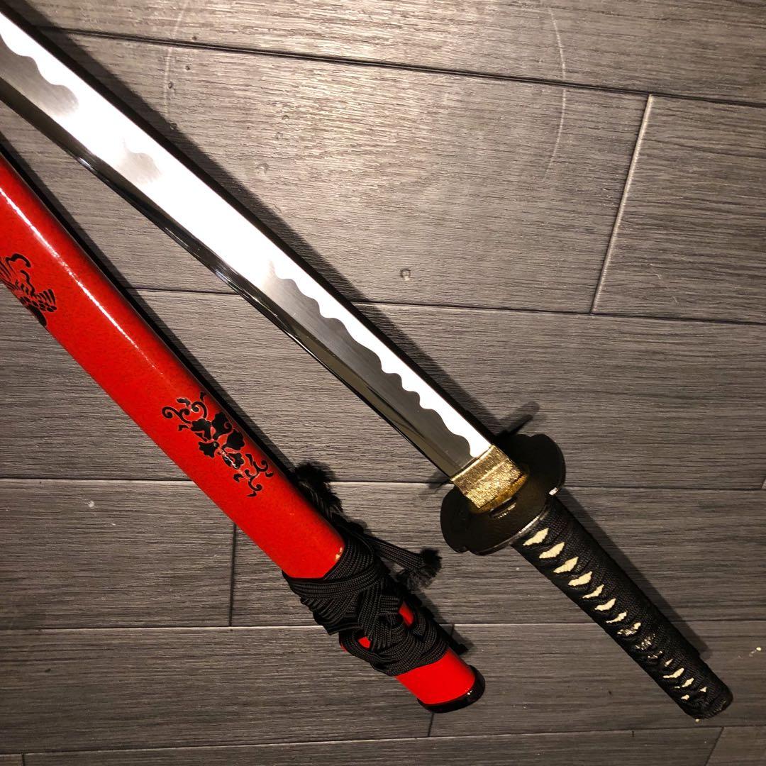 高級模造刀　居合刀　優乱刃紋　朱拵え　合金刀身　紋様入り