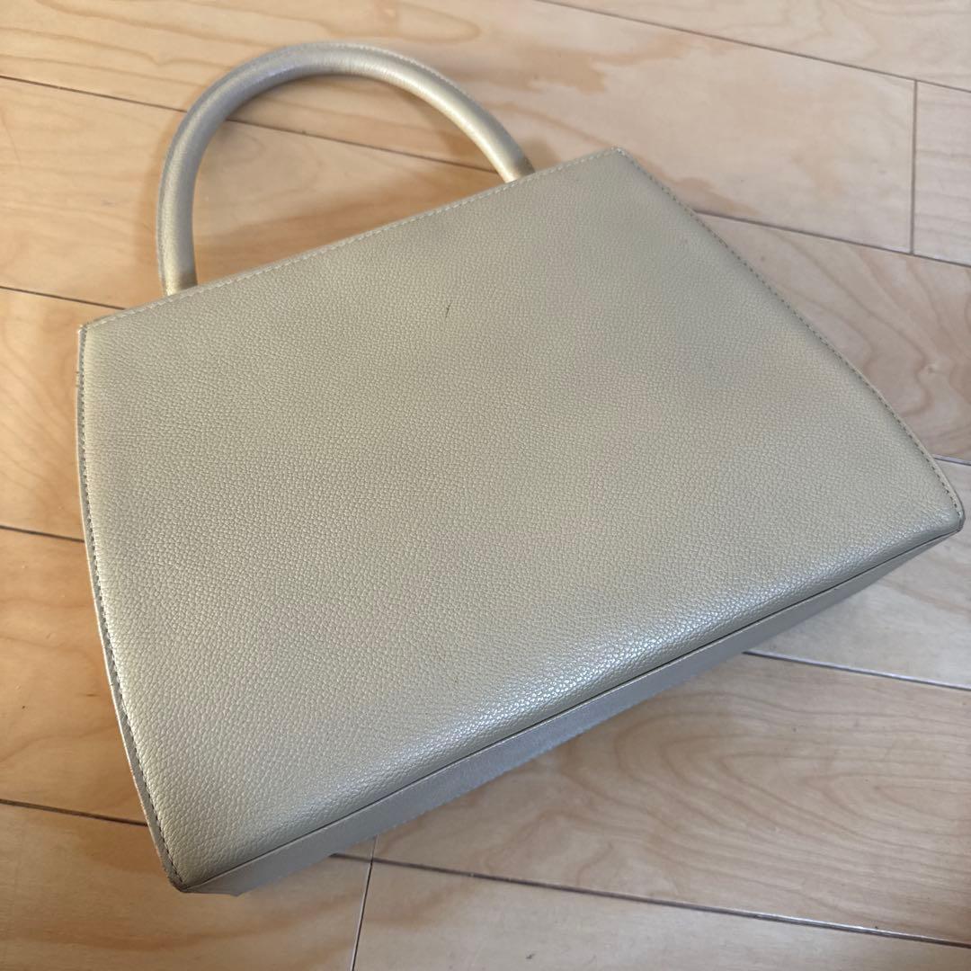 イヴ・サンローラン　ベージュバック