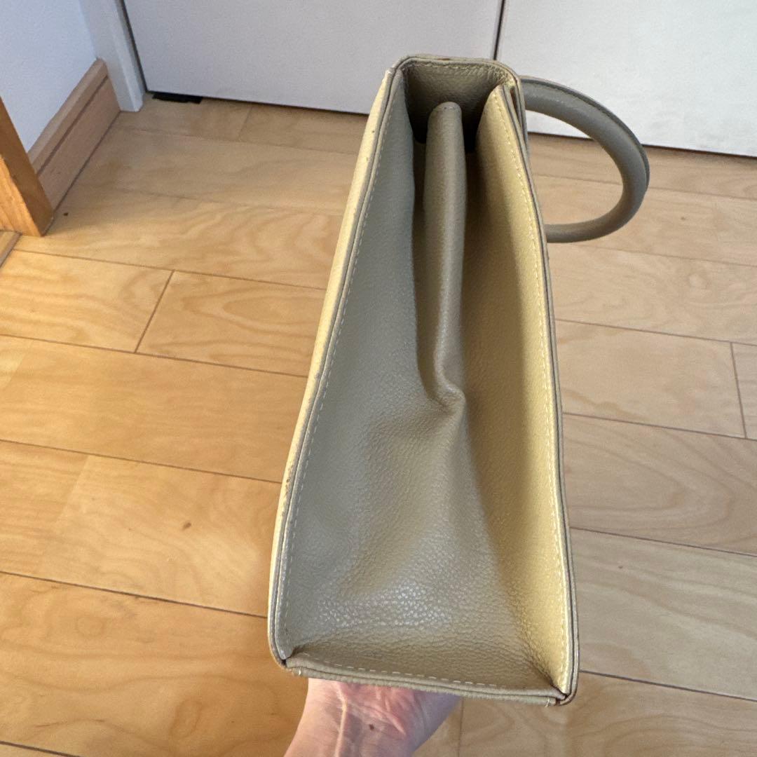 イヴ・サンローラン　ベージュバック