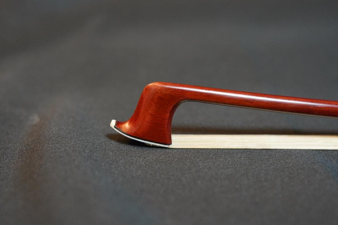 【良弓】バイオリン　フェルナンブーコ　弓　4/4　装飾スクリュー　☆2