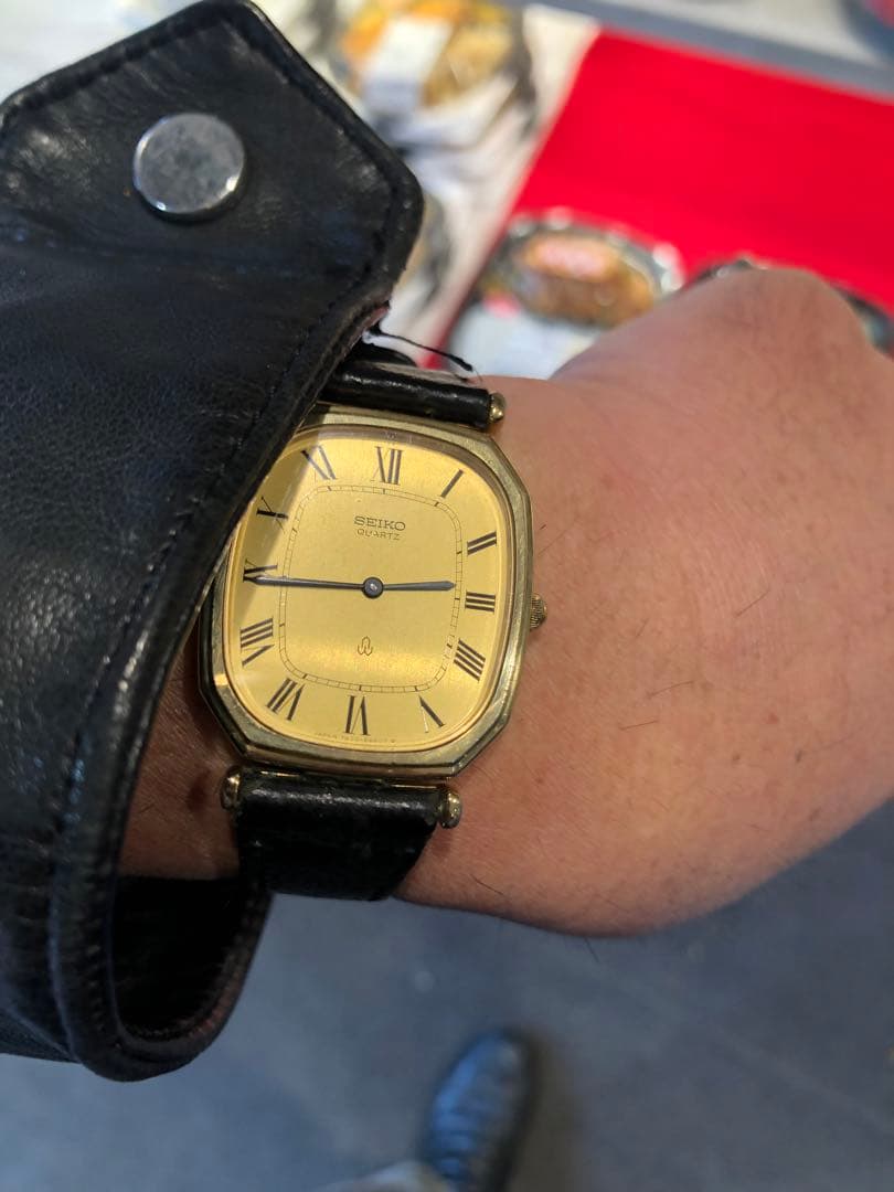 koka様　セイコー　シャリオ　SEIKO スクエア　ローマン文字　腕時計