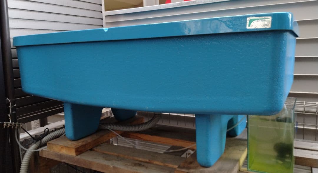 ☘️トーワケミカル FRP水槽 (30ミリ断熱材入り・ 脚付) らんちゅう 美品