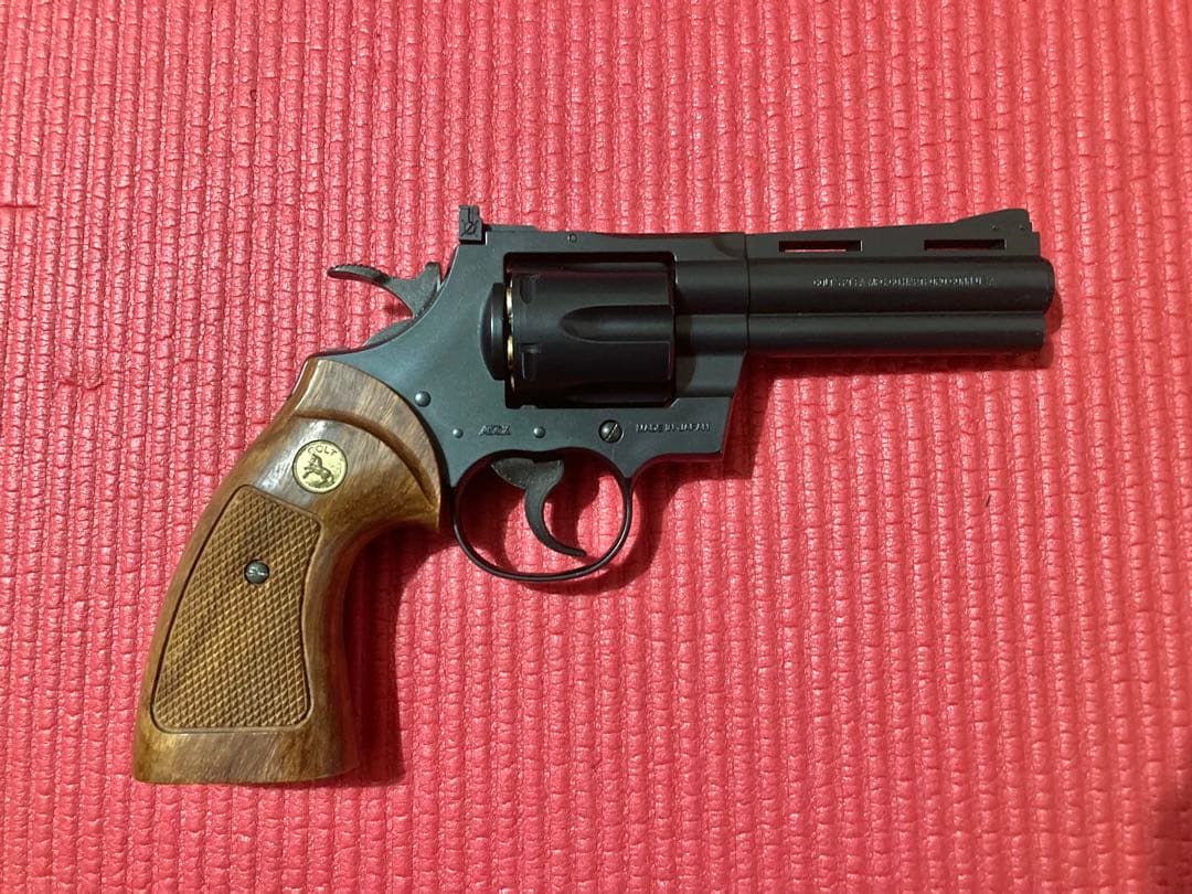 東京マルイ製 コルトPython 4インチ 木製グリップカスタム