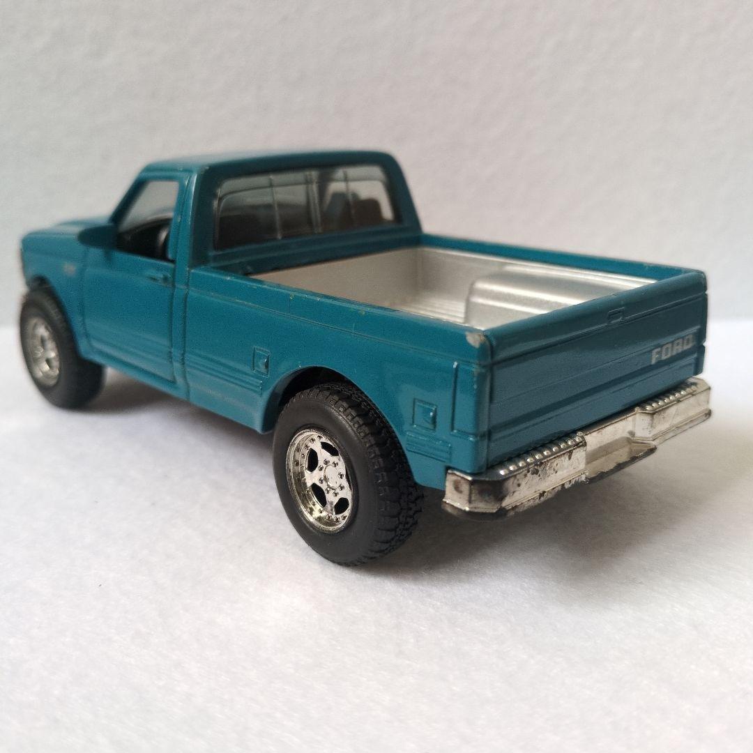 Ford F-150 1/32スケール