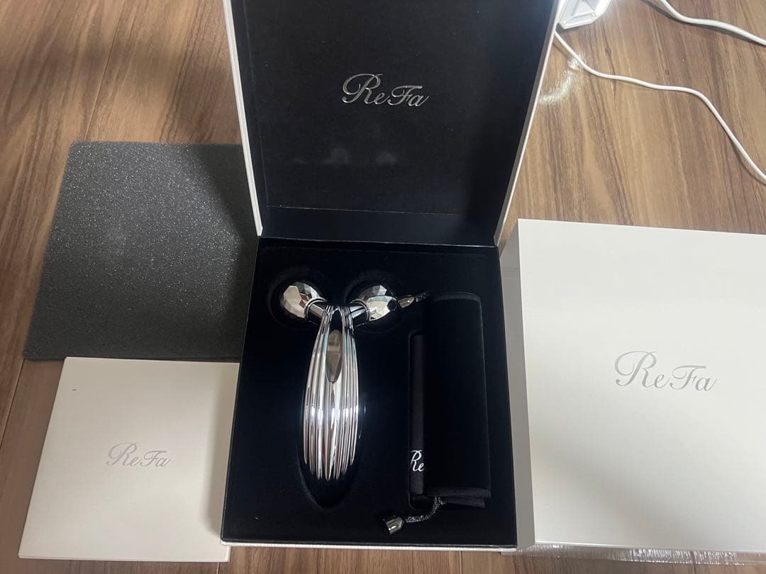 ReFa 美顔ローラー シルバー 未使用 ReFa 美顔ローラー シルバー 美品