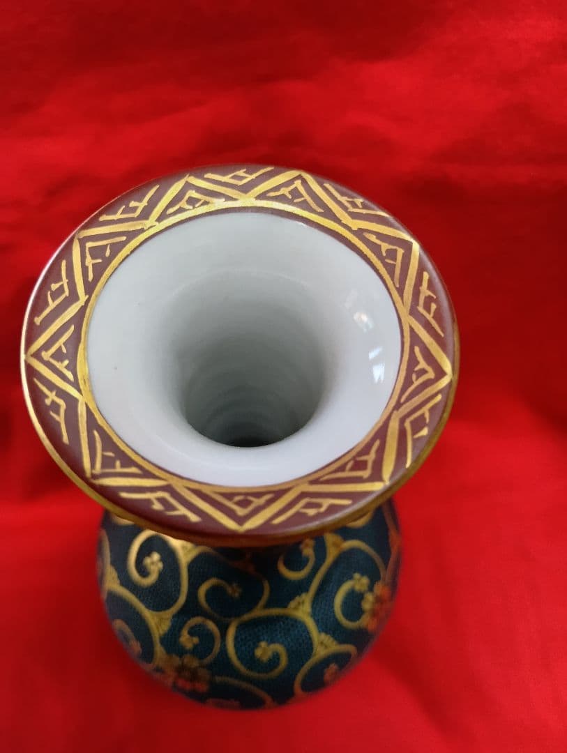 九谷焼 飾壺 青粒鉄仙高約28㌢ 大雅窯 九谷の壺