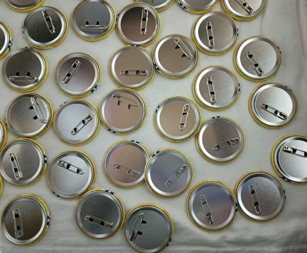 すとぷり るぅと 缶バッチ 2021 newyear デフォ にゅーいやー