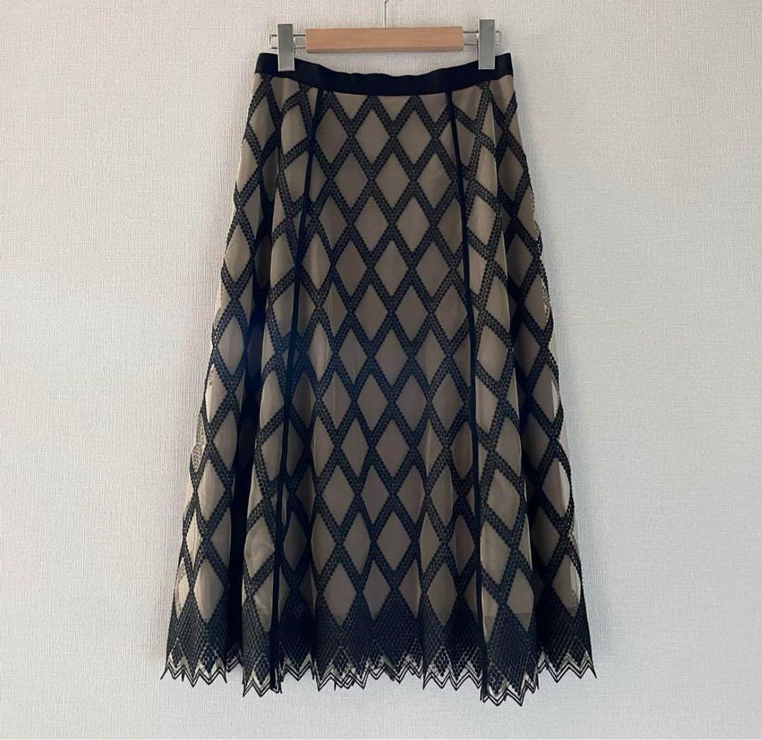 専用です。ANAYI完売品☆ ダイヤエンブロイダリーフレアスカート36サイズ美品