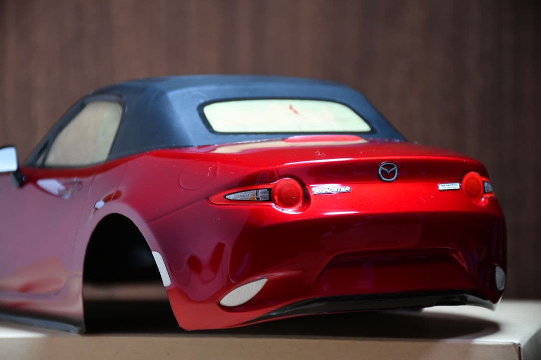 タミヤ　マツダロードスター　塗装済みボディ