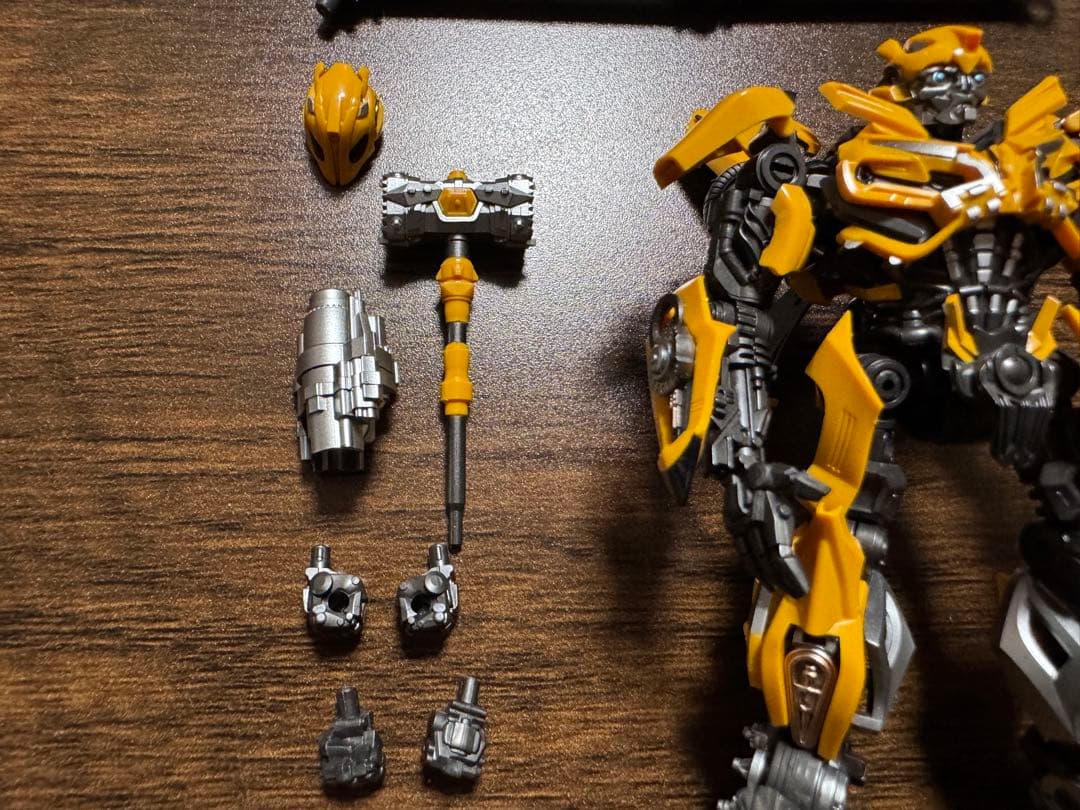 オプティマスプライム バンブルビー セット　リボルテック　トランペッター