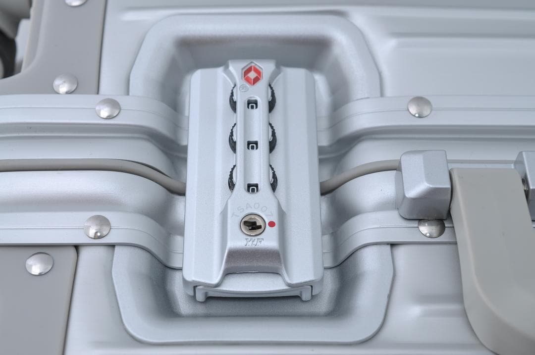 メルセデスベンツ オリジナル アルミスーツケース TA1596