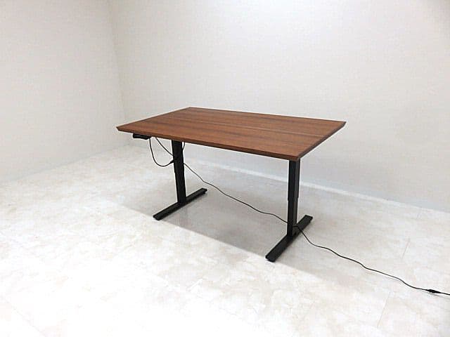 d*m様 シギヤマ家具 「BREND 135 TABLE」ウォールナット材電動昇