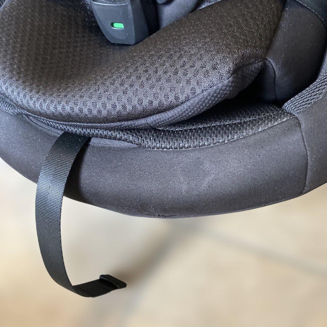 【COMBI チャイルドシート 】THES plus ZB-750 ブラック