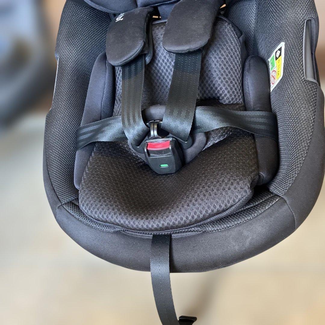 【COMBI チャイルドシート 】THES plus ZB-750 ブラック