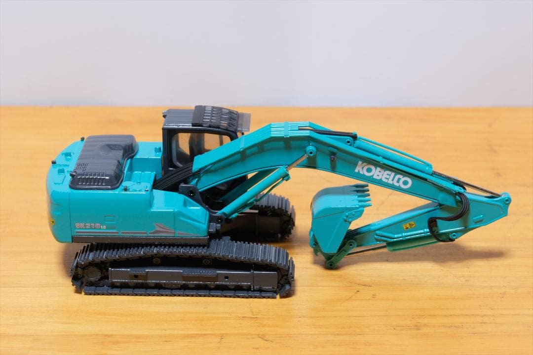 KOBELCO SK210LC-11 ミニチュア (手摺破損)